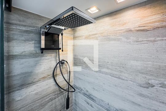 Banheiro de apartamento à venda com 1 quarto, 29m² em Sé, São Paulo