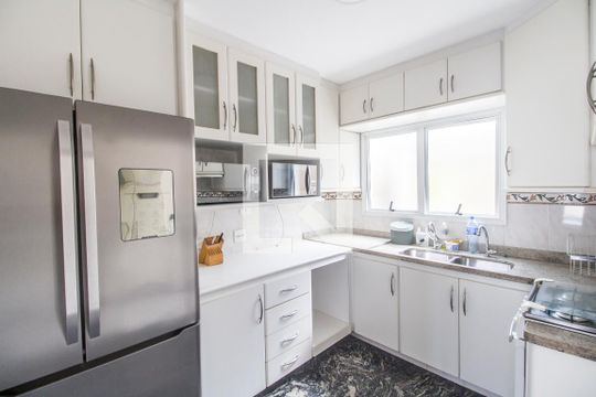 Cozinha de casa de condomínio para alugar com 4 quartos, 400m² em Tamboré, Santana de Parnaíba