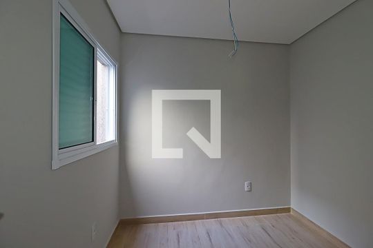 Quarto de casa para alugar com 2 quartos, 100m² em Jardim Santo Alberto, Santo André