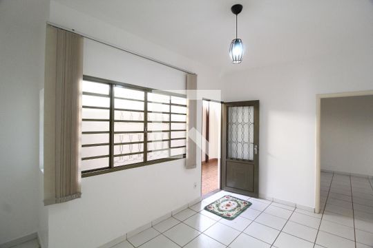 Casa para alugar com 4 quartos, 290m² em Martins, Uberlândia