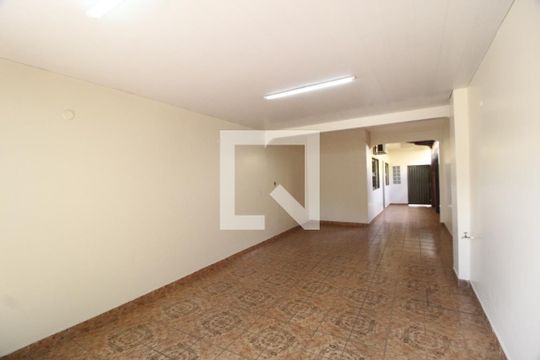 Garagem de casa para alugar com 4 quartos, 290m² em Martins, Uberlândia