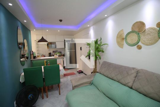 Sala de apartamento à venda com 2 quartos, 48m² em Parada de Lucas, Rio de Janeiro