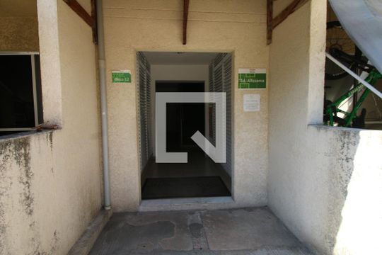 Portaria interna de apartamento à venda com 2 quartos, 48m² em Parada de Lucas, Rio de Janeiro