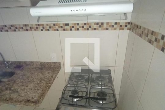 Cozinha de apartamento à venda com 2 quartos, 48m² em Jardim Sabara, São Paulo