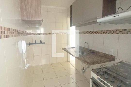 Cozinha de apartamento à venda com 2 quartos, 48m² em Jardim Sabara, São Paulo