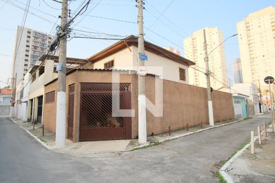 Fachada de casa à venda com 3 quartos, 160m² em Tatuapé, São Paulo