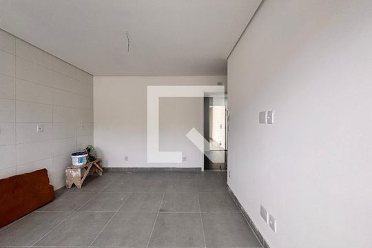 Sala de apartamento à venda com 2 quartos, 66m² em Jardim Utinga, Santo André