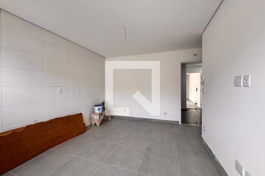 Sala de apartamento à venda com 2 quartos, 66m² em Jardim Utinga, Santo André