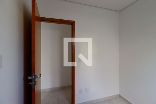 Quarto de apartamento à venda com 2 quartos, 67m² em Jardim Santo Alberto, Santo André