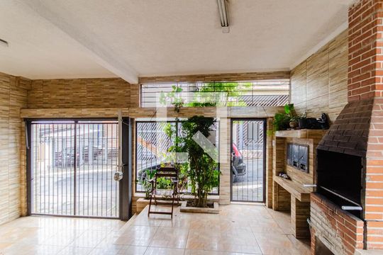 Garagem de casa à venda com 2 quartos, 250m² em Cambuci, São Paulo