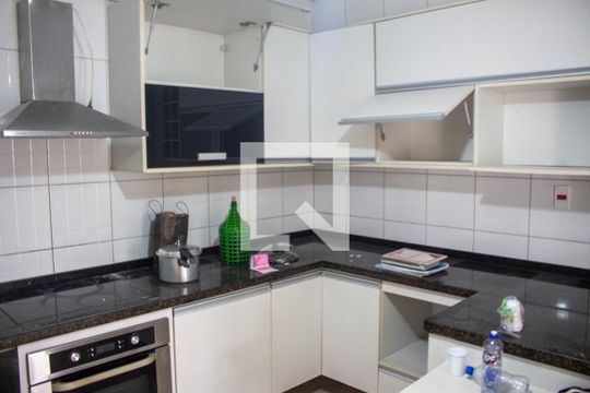 Cozinha de casa para alugar com 4 quartos, 160m² em Centro Alto, Ribeirão Pires