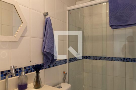 Banheiro social de apartamento à venda com 2 quartos, 70m² em Lagoa, Rio de Janeiro