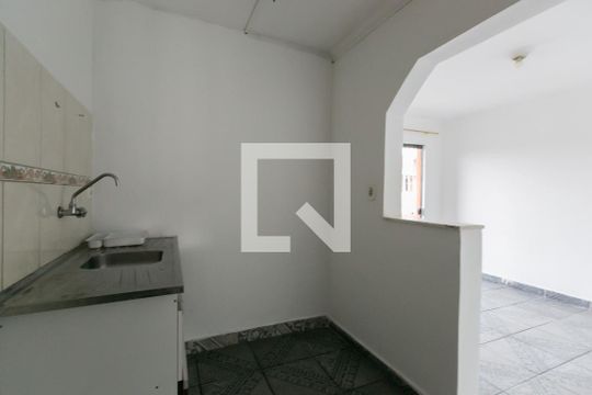 Cozinha de casa para alugar com 1 quarto, 40m² em Lajeado, São Paulo