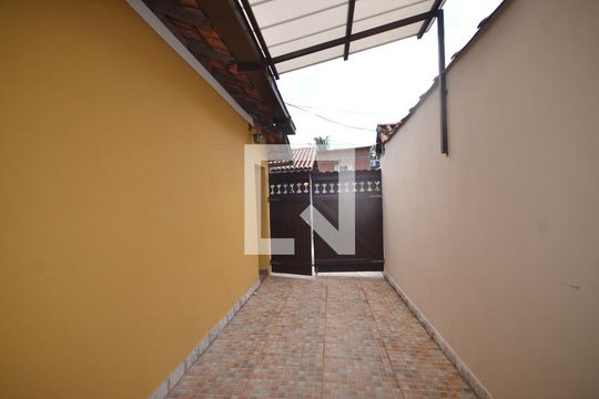 Garagem de casa para alugar com 2 quartos, 50m² em Campo Grande, Rio de Janeiro