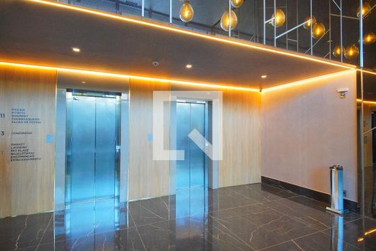 Hall de Entrada de kitnet/studio para alugar com 1 quarto, 25m² em Boa Vista, Porto Alegre
