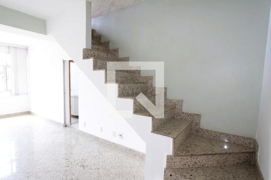 Escada para cobertura de apartamento à venda com 4 quartos, 151m² em Nova Suíssa, Belo Horizonte