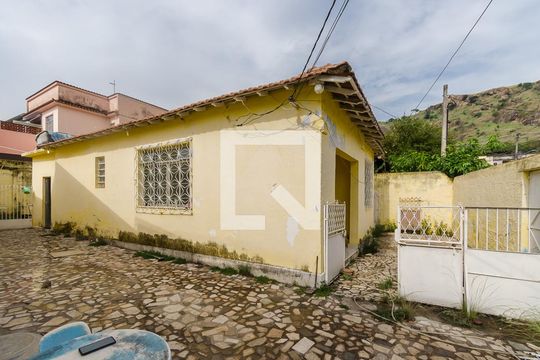 Varanda da frente de casa à venda com 3 quartos, 245m² em Vila Kosmos, Rio de Janeiro