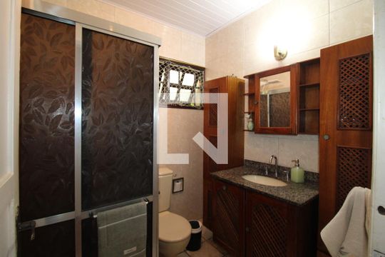 Banheiro de casa à venda com 3 quartos, 147m² em Jardim Franca, São Paulo