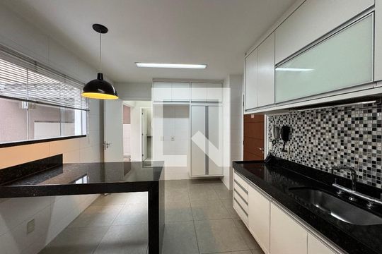 Cozinha de casa à venda com 5 quartos, 300m² em Vargem Pequena, Rio de Janeiro