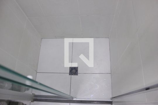 Banheiro de apartamento à venda com 2 quartos, 44m² em Vila Bremen, Guarulhos