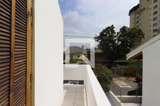 Sacada da Suíte Master de casa à venda com 4 quartos, 258m² em Jardim, Santo André