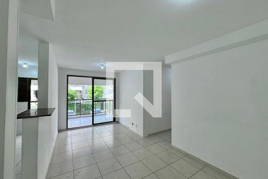 Sala de apartamento à venda com 2 quartos, 60m² em Recreio dos Bandeirantes, Rio de Janeiro