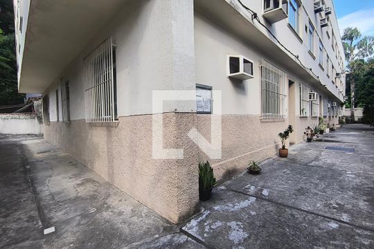 Fachada de apartamento à venda com 2 quartos, 60m² em Jacarepaguá, Rio de Janeiro