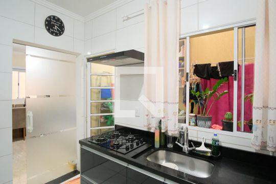 Cozinha de casa de condomínio à venda com 2 quartos, 70m² em Vila Esperança, São Paulo
