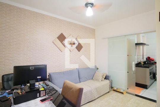 Sala de casa de condomínio à venda com 2 quartos, 70m² em Vila Esperança, São Paulo