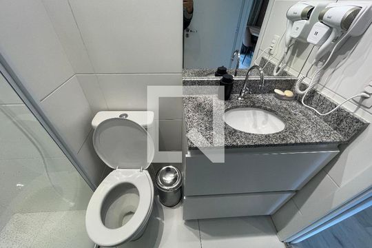 Banheiro de kitnet/studio à venda com 1 quarto, 25520m² em Butantã, São Paulo