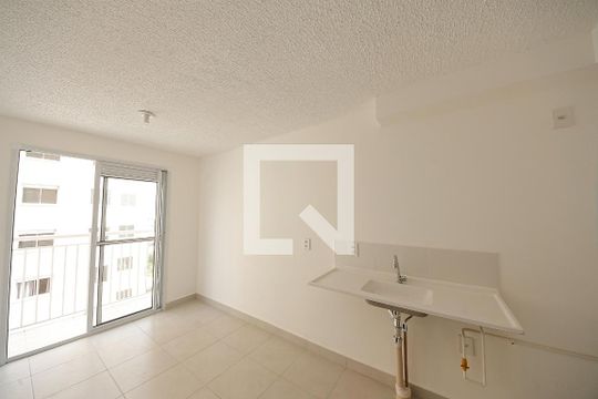Sala/cozinha de apartamento para alugar com 2 quartos, 35m² em Parque Sao Rafael, São Paulo