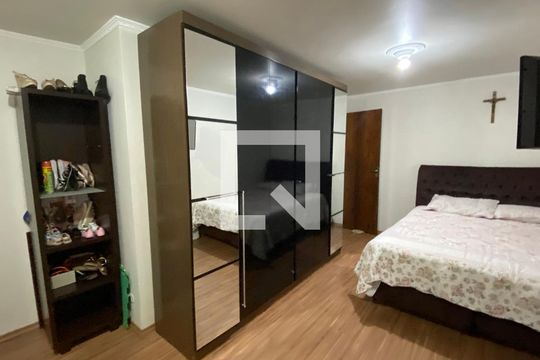Suite de casa à venda com 3 quartos, 230m² em Vila Camilópolis, Santo André