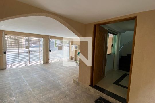 Garagem de casa à venda com 3 quartos, 230m² em Vila Camilópolis, Santo André