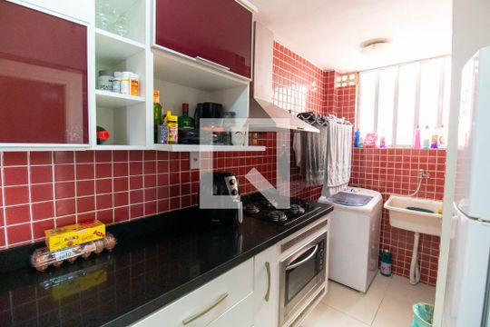 Cozinha e Área de Serviço de apartamento à venda com 2 quartos, 64m² em Fonseca, Niterói