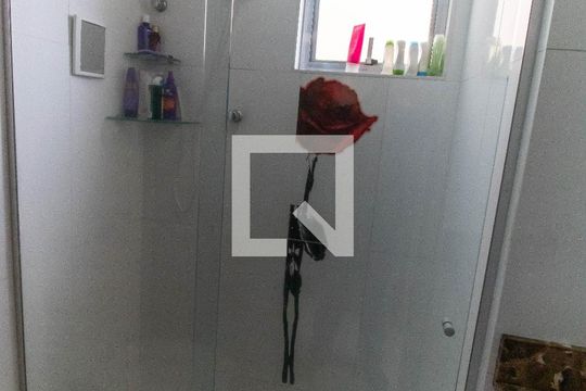 Banheiro de apartamento à venda com 2 quartos, 64m² em Fonseca, Niterói