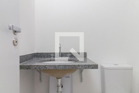 Banheiro de kitnet/studio à venda com 0 quarto, 23m² em Santo Amaro, São Paulo