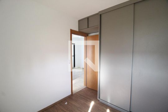 Quarto 1 de apartamento para alugar com 2 quartos, 55m² em Shopping Park, Uberlândia