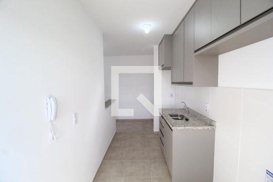 Cozinha de apartamento para alugar com 2 quartos, 55m² em Shopping Park, Uberlândia
