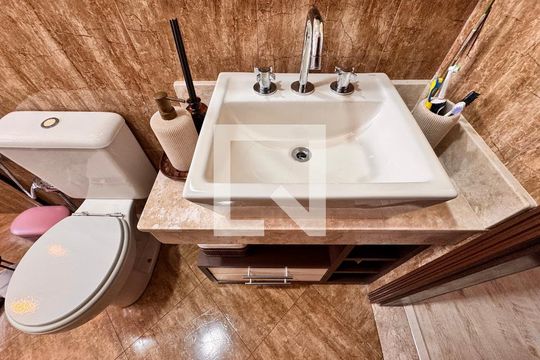 Banheiro da Suíte de apartamento à venda com 2 quartos, 202m² em Jardim Las Vegas, Santo André
