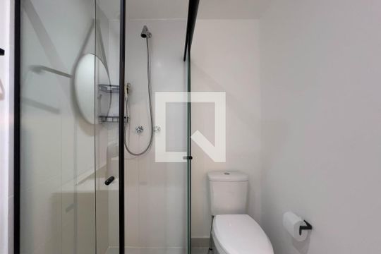 Banheiro de kitnet/studio para alugar com 1 quarto, 21m² em Ipiranga, São Paulo