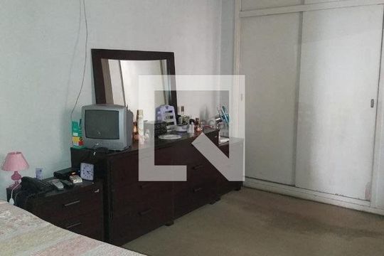 Casa à venda com 3 quartos, 230m² em Vila Regente Feijó, São Paulo