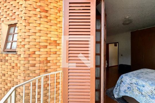 Vista da Suíte de casa à venda com 4 quartos, 241m² em Jardim Las Vegas, Santo André