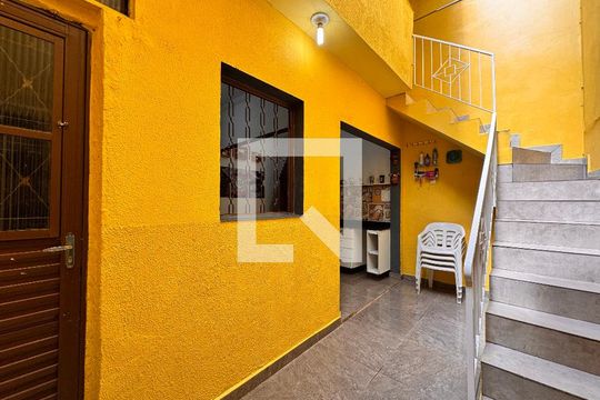 Quintal de casa à venda com 4 quartos, 241m² em Jardim Las Vegas, Santo André