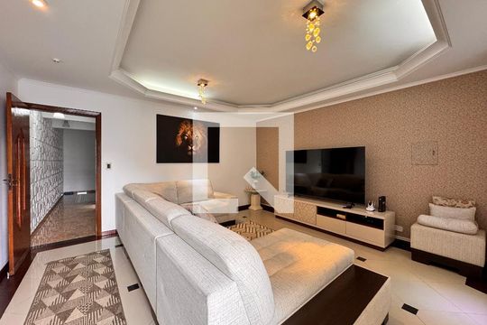 Casa à venda com 4 quartos, 241m² em Jardim Las Vegas, Santo André