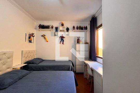 Quarto 1 de casa à venda com 4 quartos, 241m² em Jardim Las Vegas, Santo André