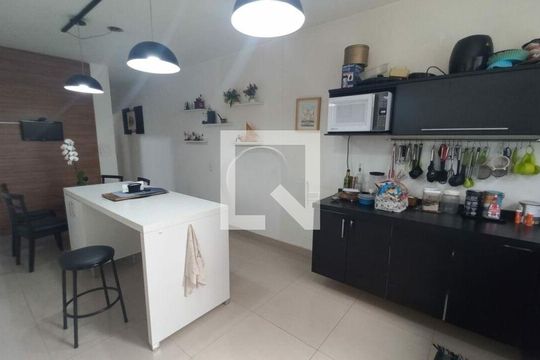 Casa à venda com 3 quartos, 260m² em Vila Romana, São Paulo