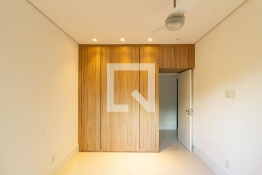 Quarto 1 de apartamento para alugar com 3 quartos, 220m² em Botafogo, Rio de Janeiro