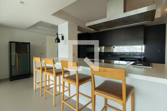 Cozinha de apartamento para alugar com 3 quartos, 220m² em Botafogo, Rio de Janeiro
