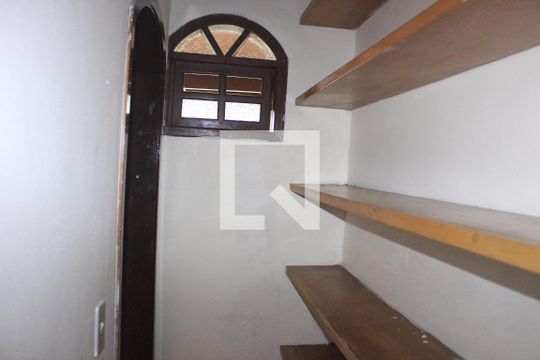 Closet da suíte de casa para alugar com 2 quartos, 110m² em Jardim Rosa de Franca, Guarulhos