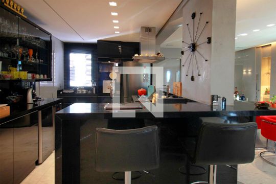 Cozinha de apartamento para alugar com 3 quartos, 150m² em Anchieta, Belo Horizonte